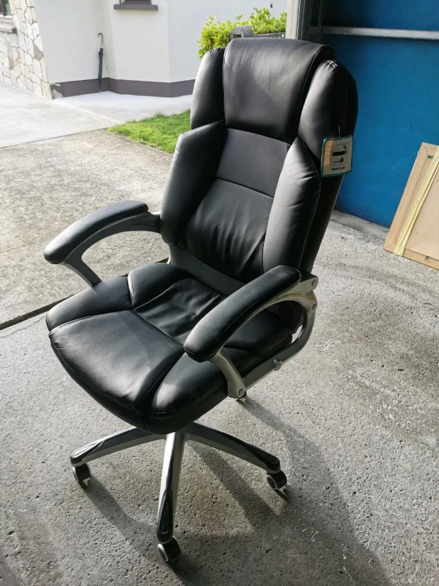 Black office chair - Image 1