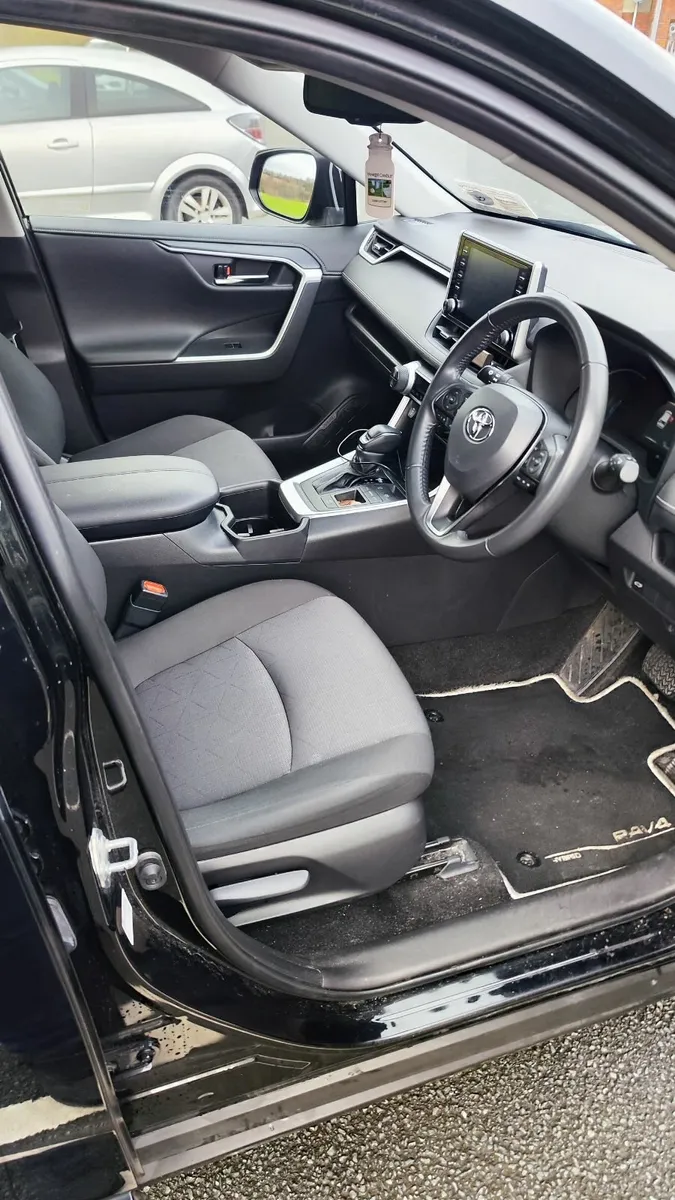 Toyota RAV4 2022 - Image 4