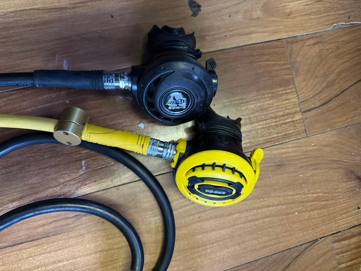 Scuba diving regulator set - Image 3