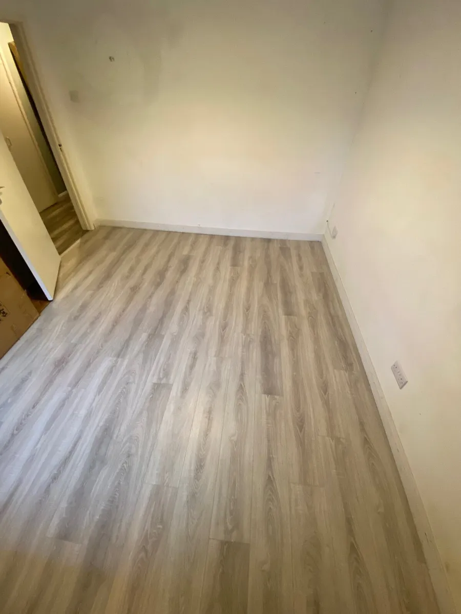 Laminate wood flooring - Image 2