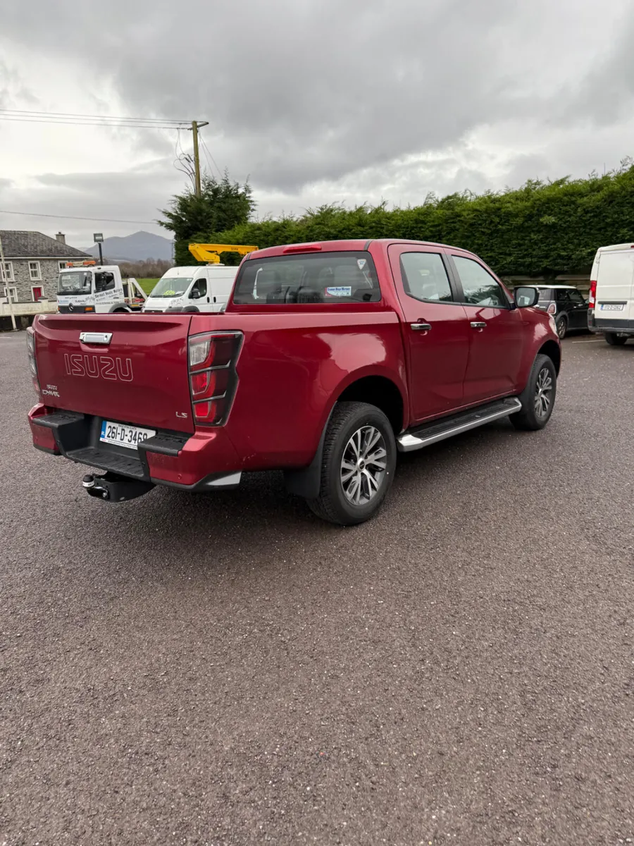 IZUSU D-max . - Image 4