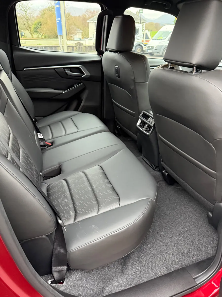 IZUSU D-max . - Image 3