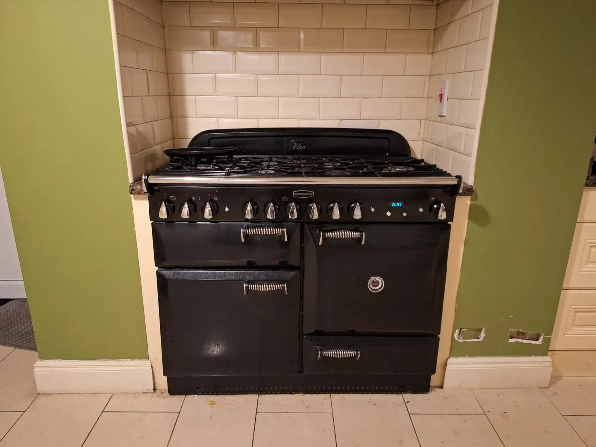 Range oven