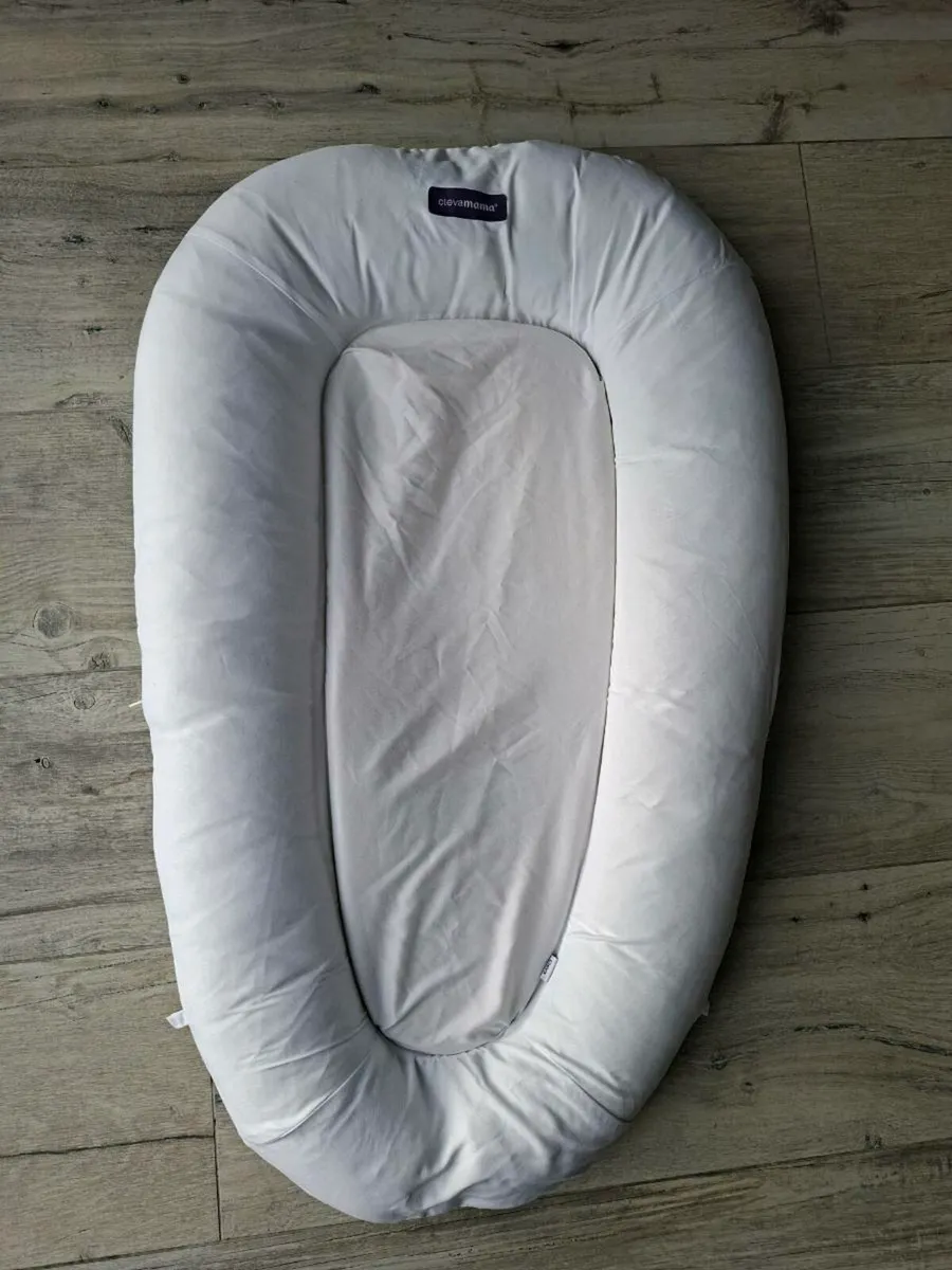 Clevamama cleva sleep pod with 3 spare covers - Image 4