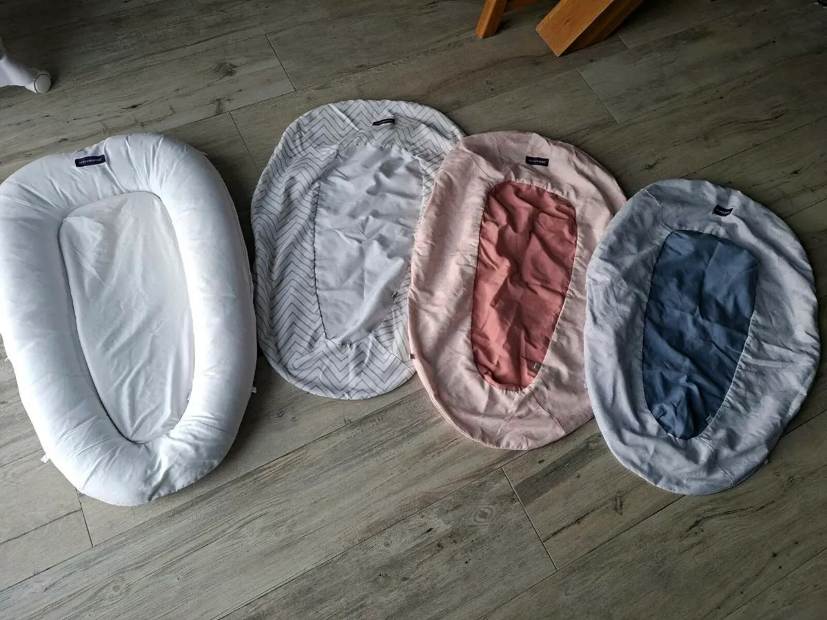 Clevamama cleva sleep pod with 3 spare covers - Image 1