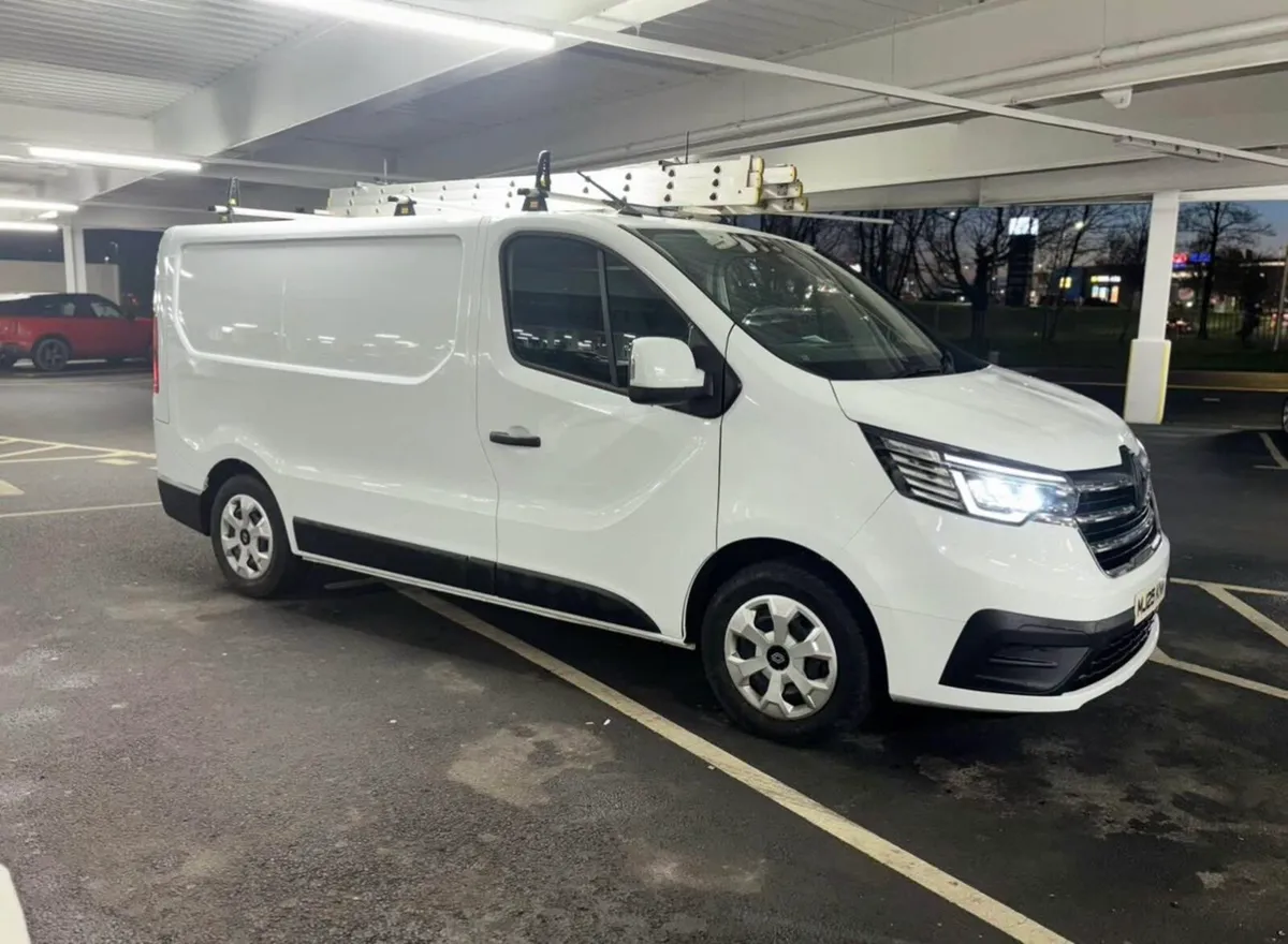 2025 Renault Trafic Swb - Image 3
