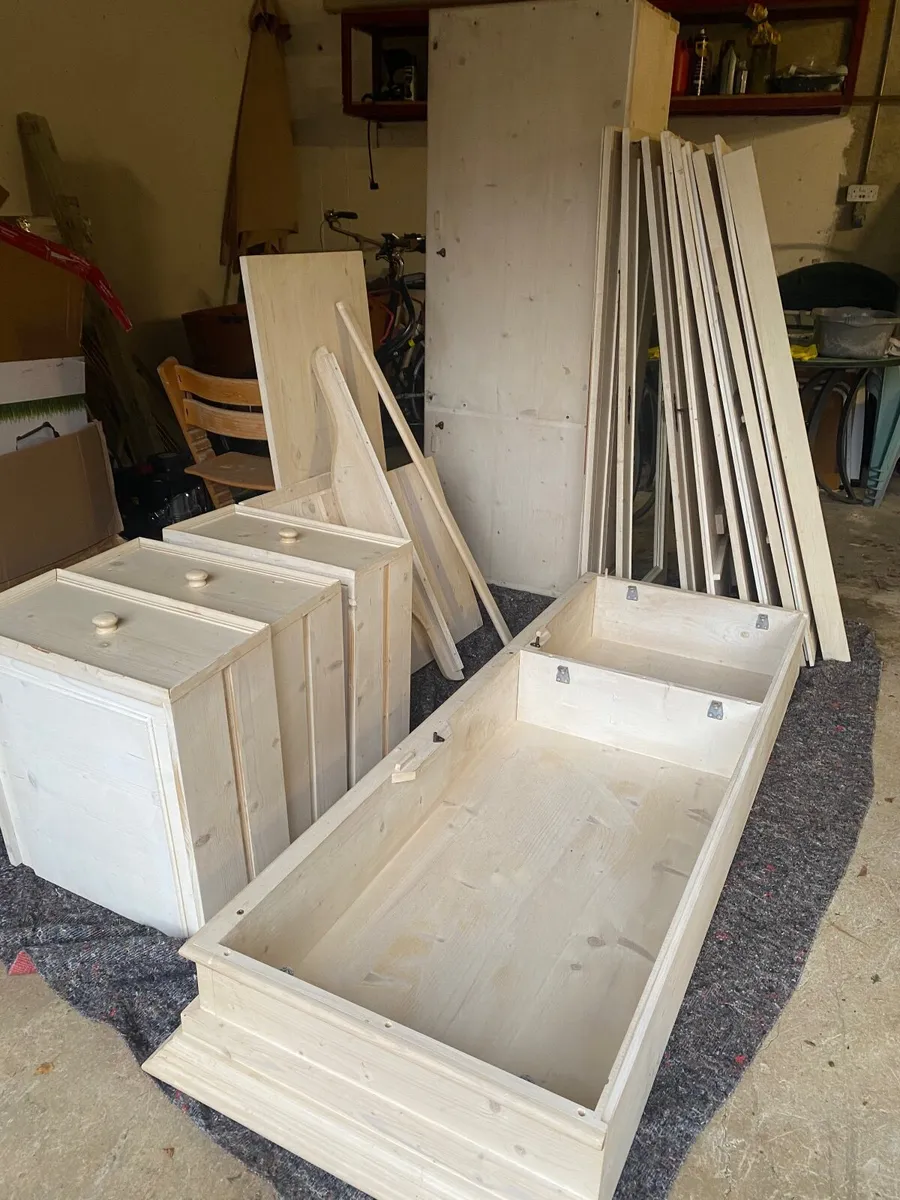 Free Wardrobe - solid wood, white wash effect - Image 2