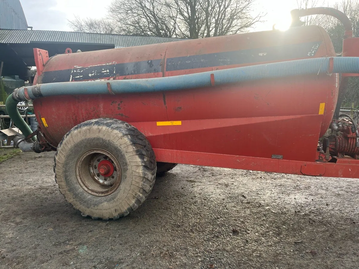 Hi-spec slurry tanker - Image 1