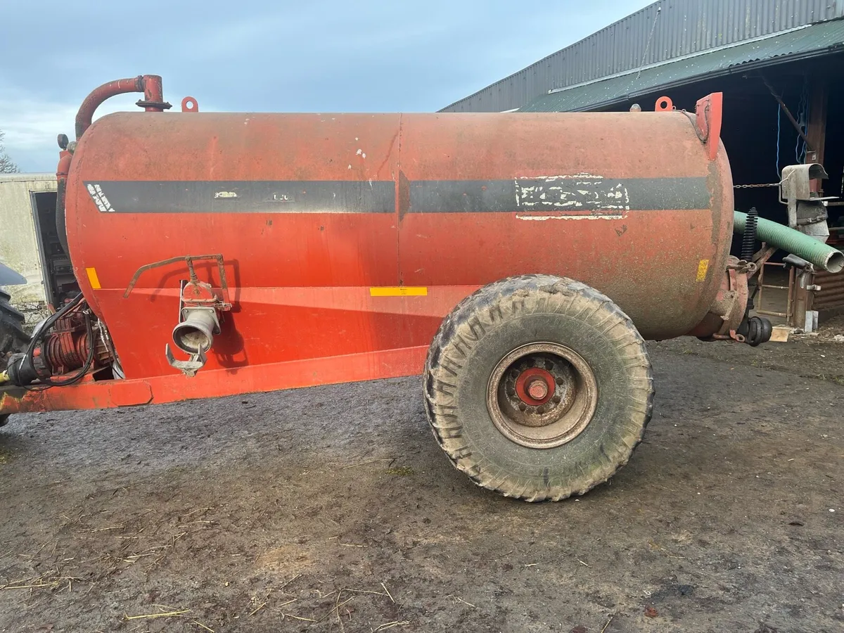 Hi-spec slurry tanker - Image 2