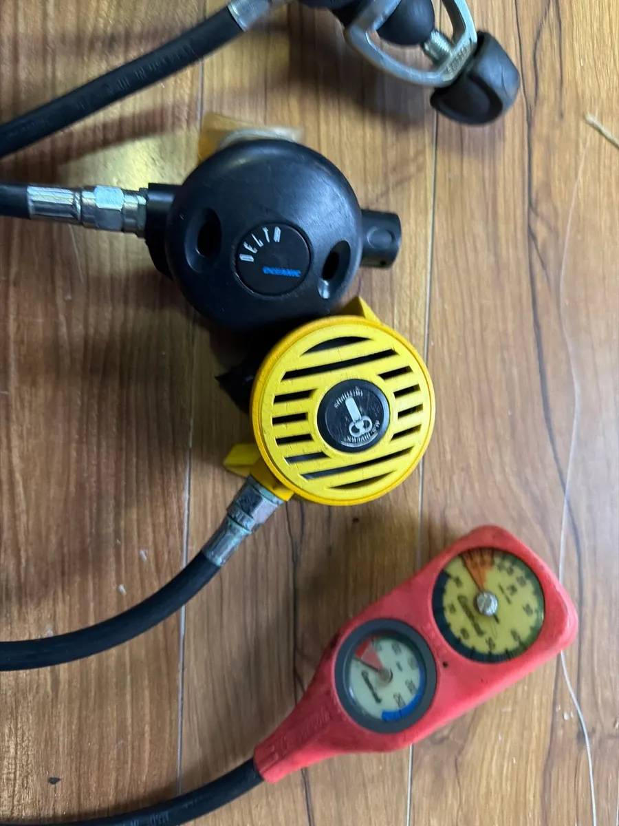 Scuba regulator set - Image 2