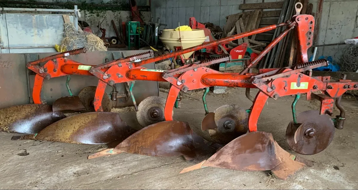 Kverneland 4 Furrow Plough - Image 1