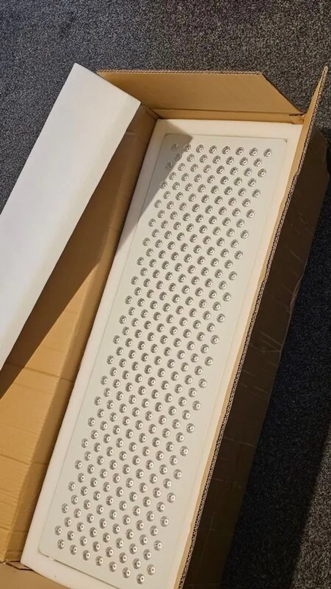 SGROW ESPro1500 Red Light Therapy Panel (Like New, Boxed) - Image 4
