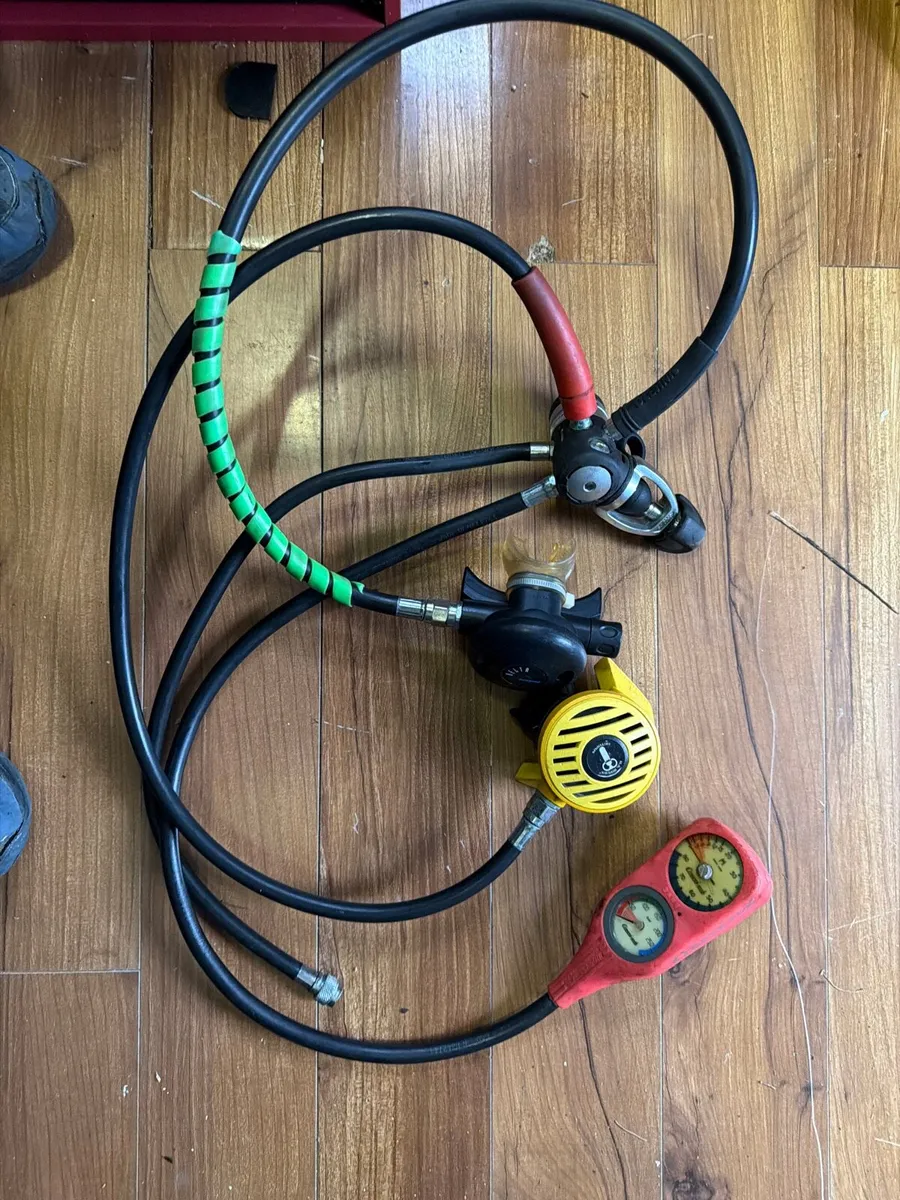 Scuba regulator set - Image 1