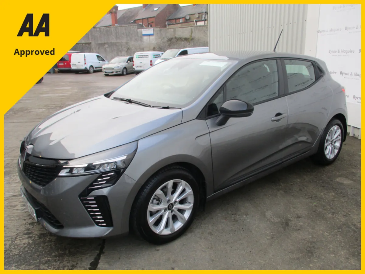 Renault Clio EVOLUTION  WITH ONLY 6105KMS HIGH SPE - Image 4