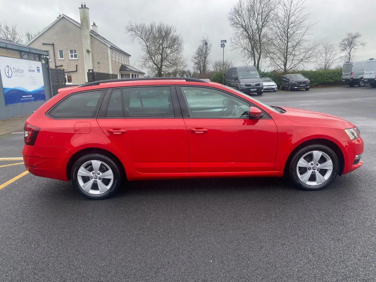 SKODA OCTAVIA ESTATE 1.6 TDI 2019 (191) - Image 4