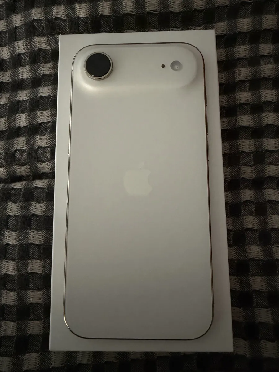 iPhone Air - Image 1