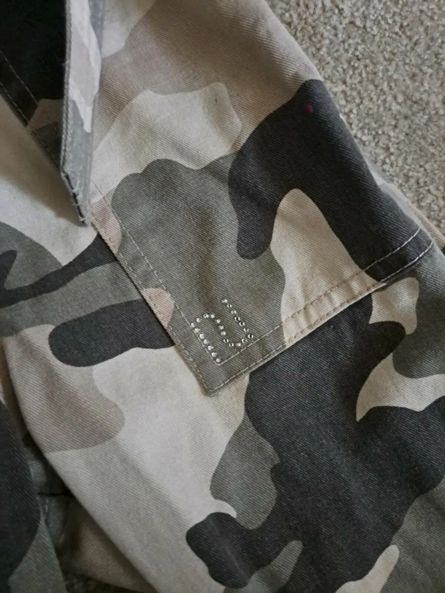 River island Girls Camouflage Military pants 6-7 - Image 2