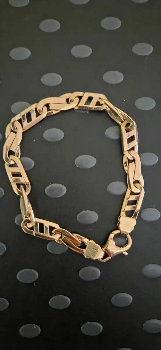 Mens 9carat gold bracelet - Image 1