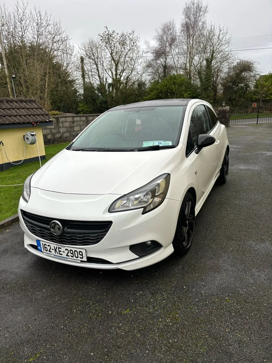 White Vauxhall Corsa 1.4l 162 - Image 1