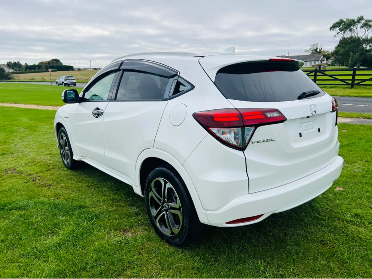 Honda Vezel ******* DEPOSIT TAKEN ******* - Image 3
