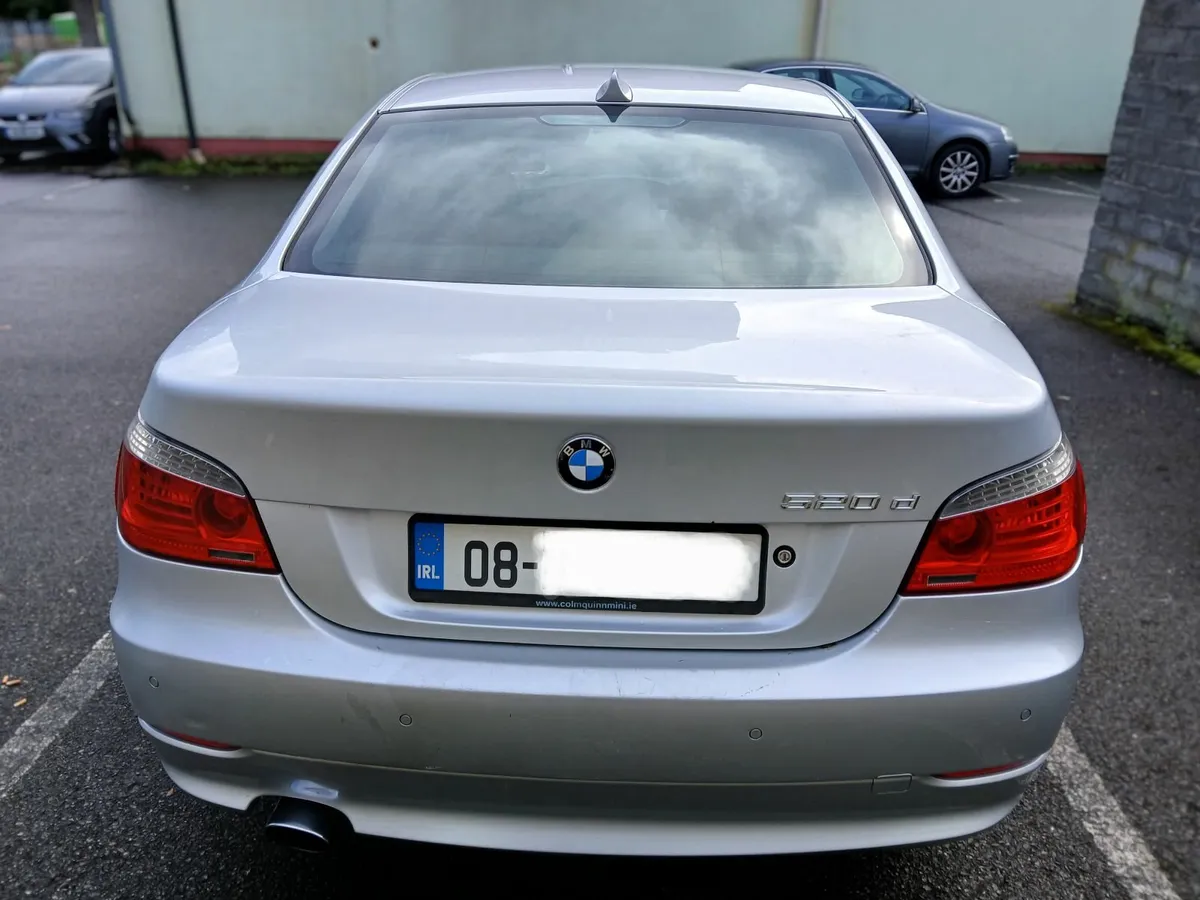 BMW 5-Series - Image 3