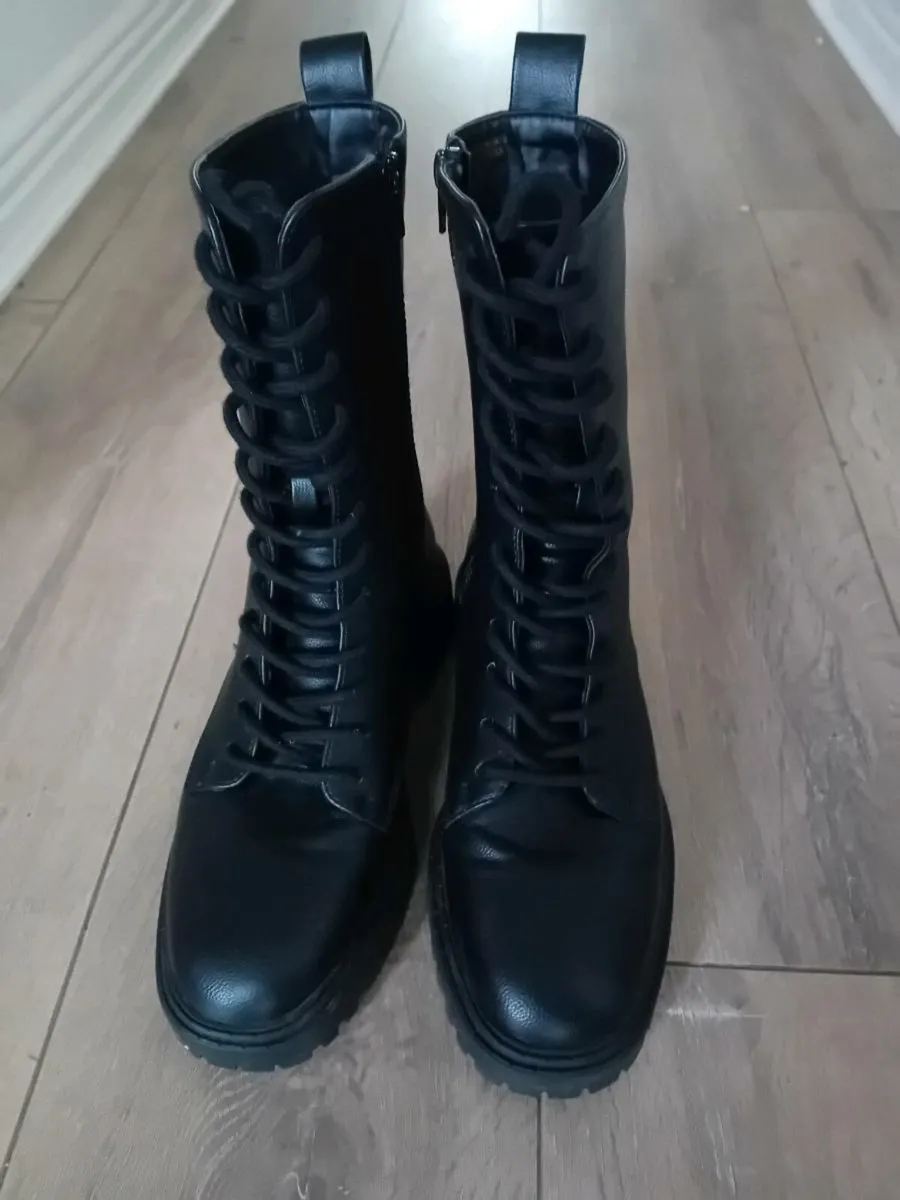 Ladies Leather Boots 5/38 - Image 1
