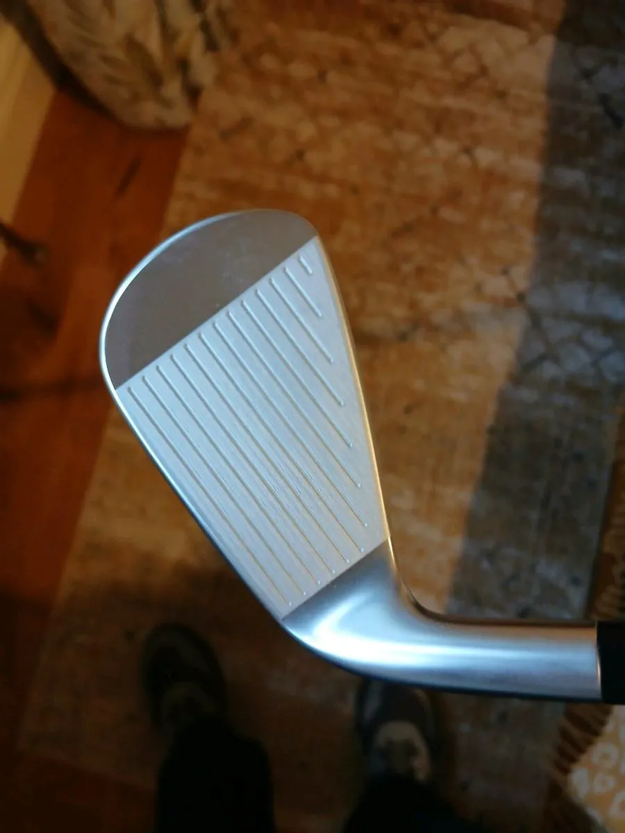 Srixon zxiu 4 iron - Image 2