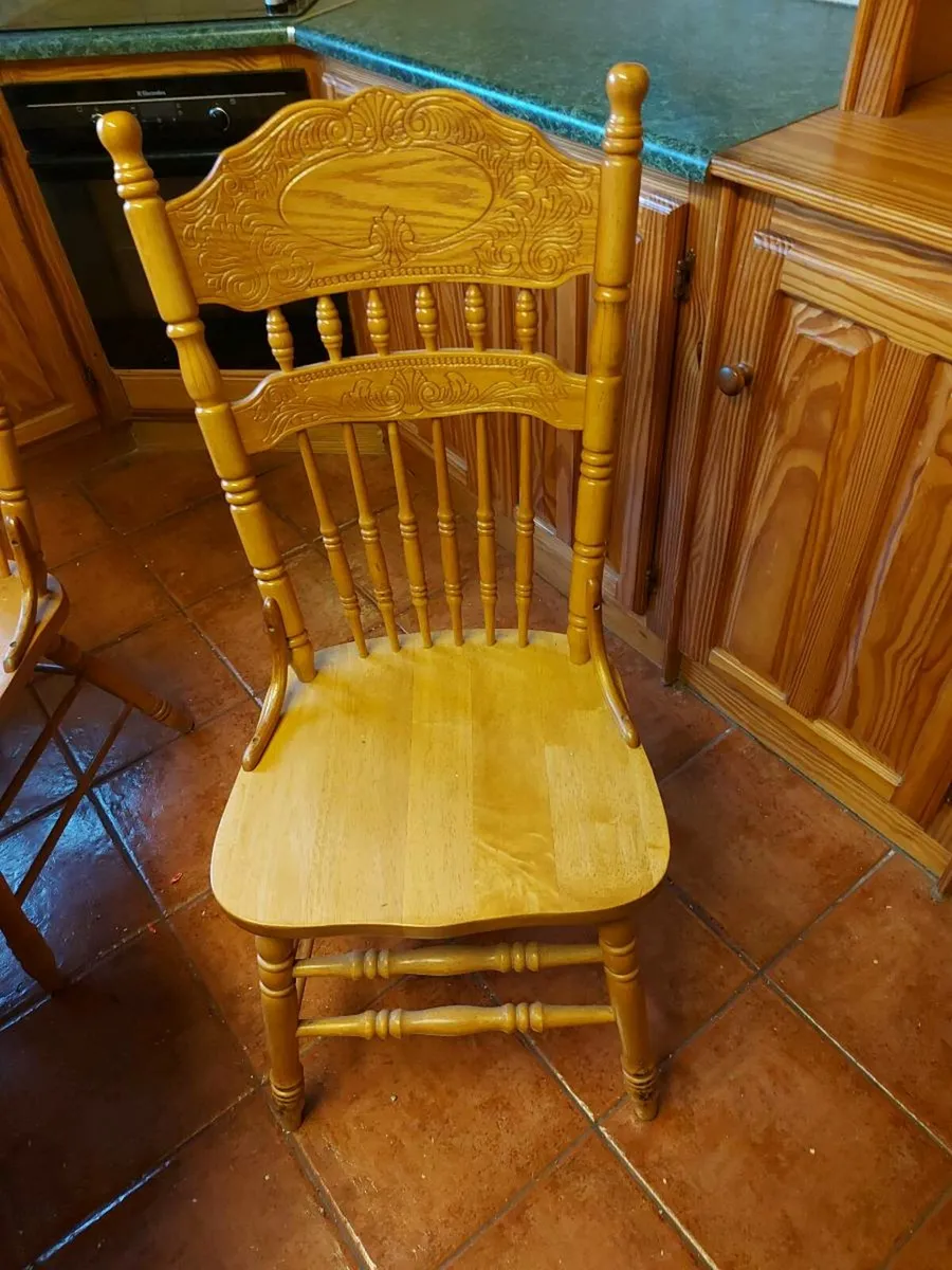 Kitchen table and chairs - Image 2