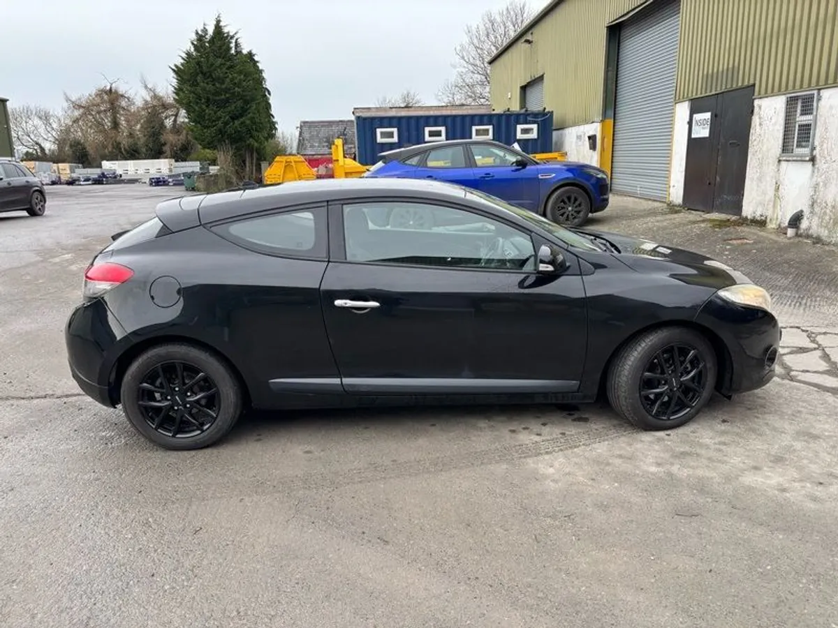 2011 Renault Megane - Image 1