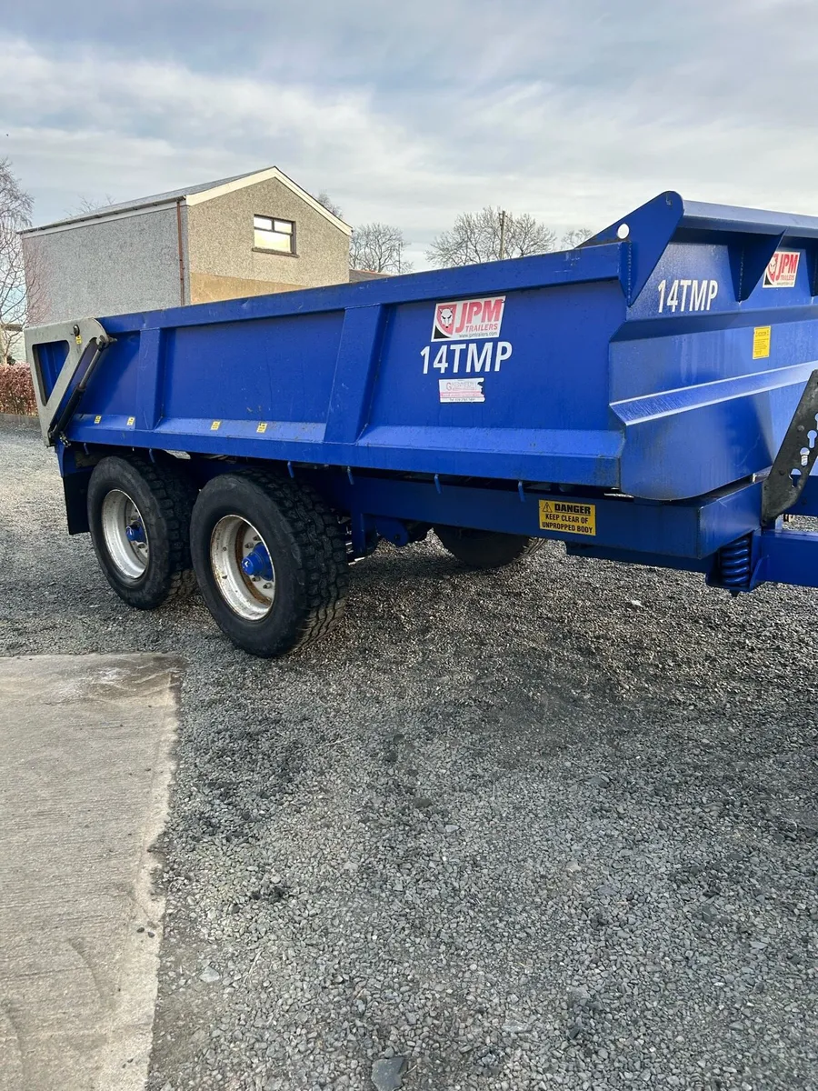Dump trailer - Image 1