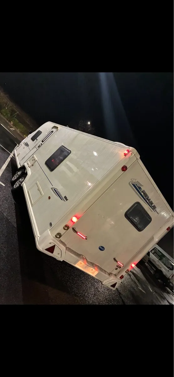 2010 Bailey - Image 3