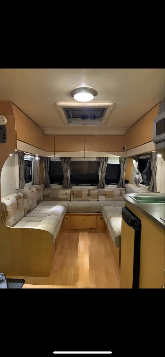 2010 Bailey - Image 4