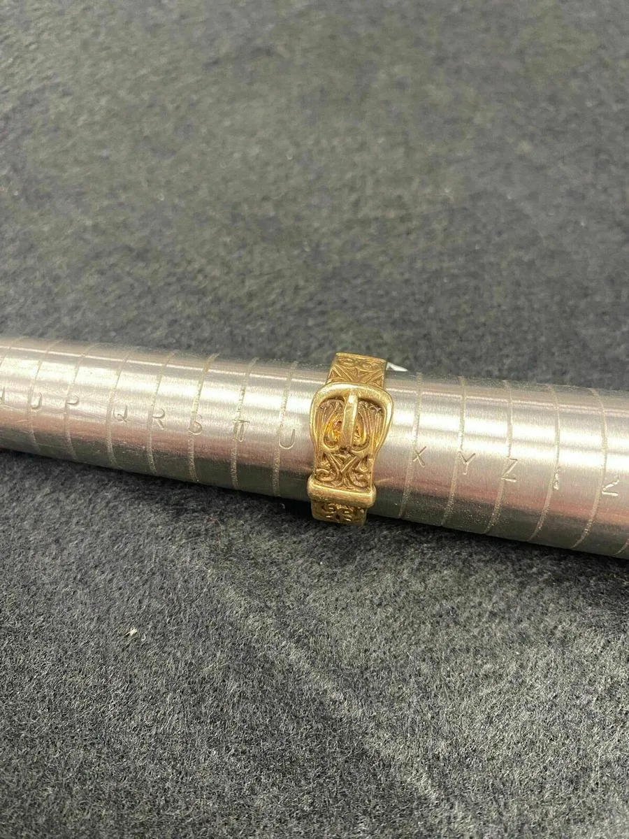 9CT Gold Buckle Ring 9k - Image 3