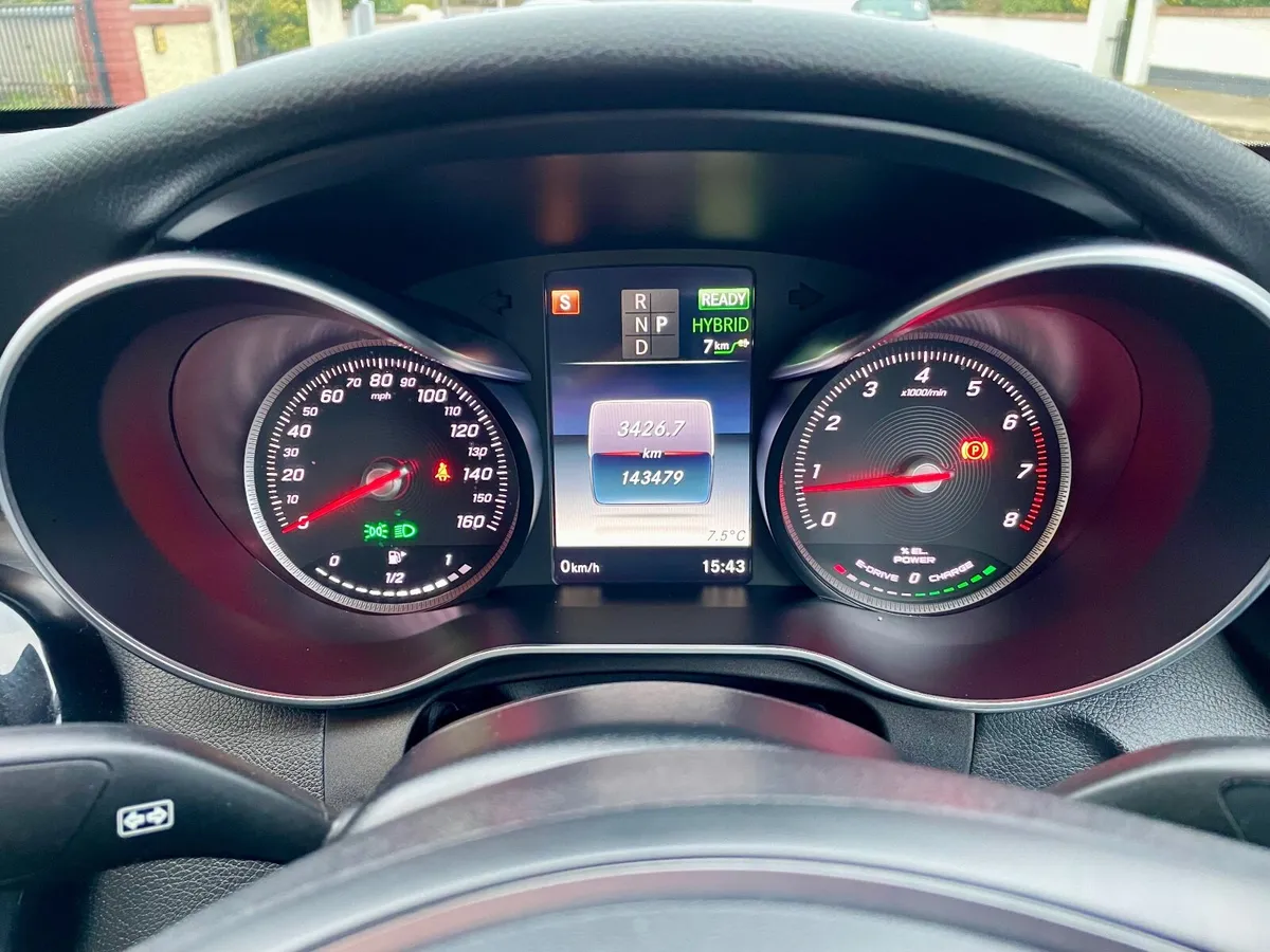 Mercedes-Benz C-Class 2016 - Image 4