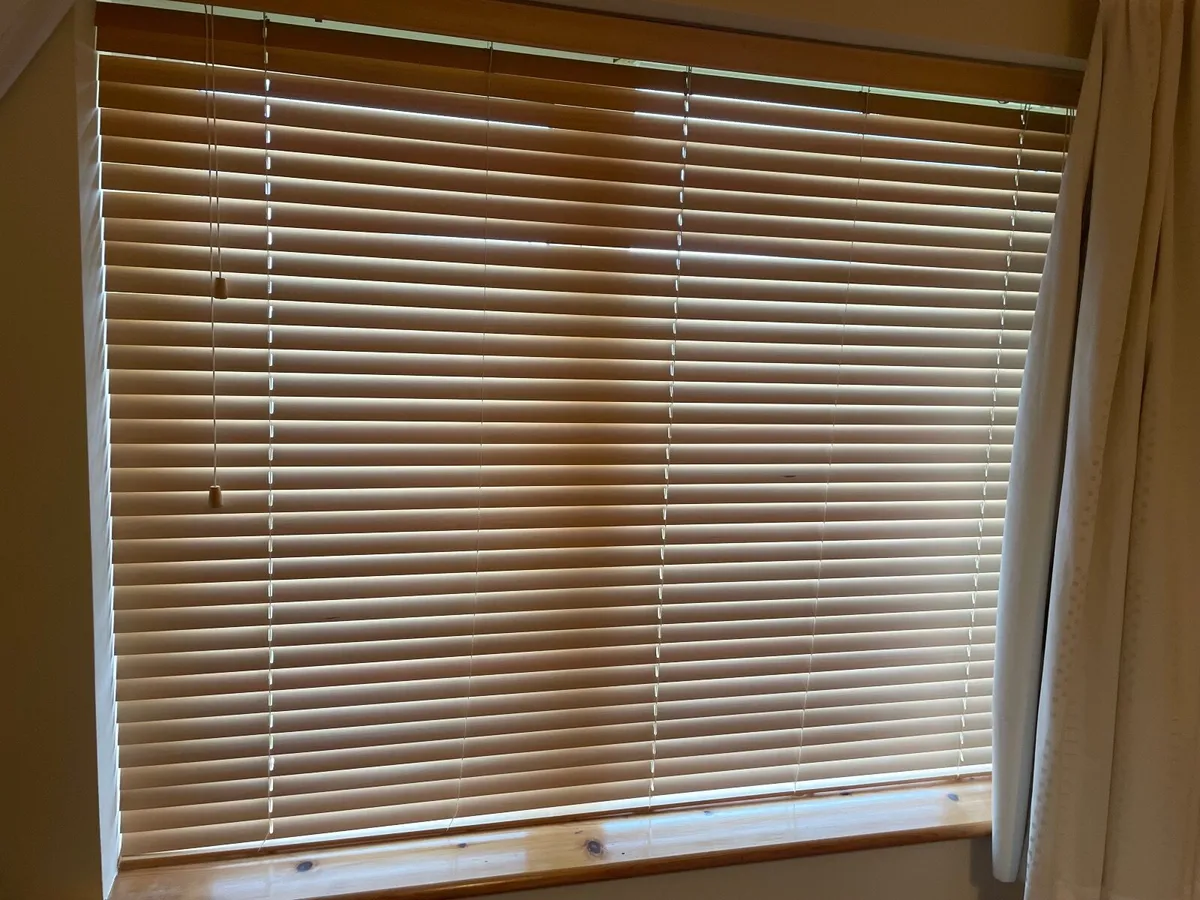 Venetian timber blind - Image 2