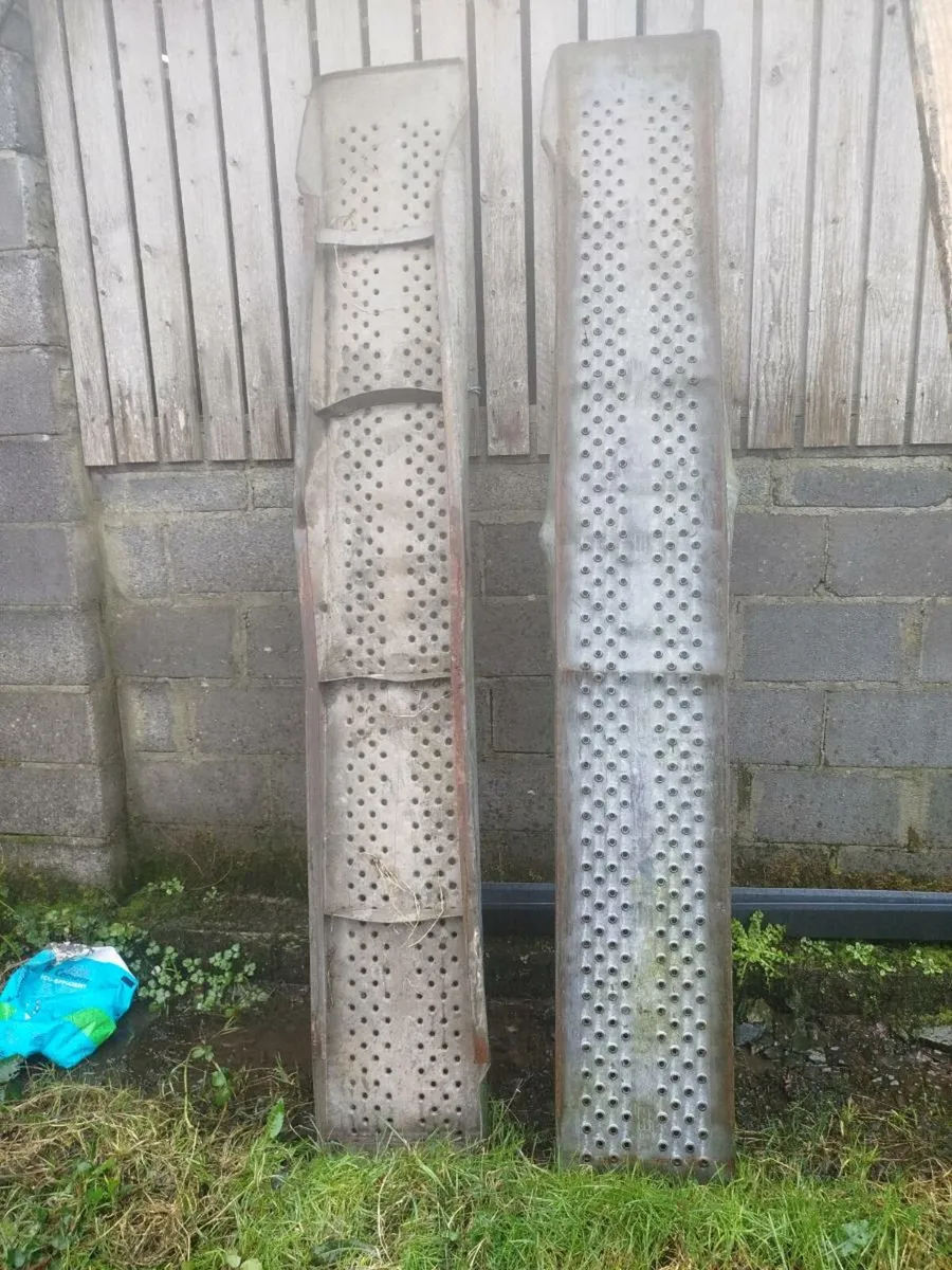 TOOLS Trailer ramps skids - Image 1