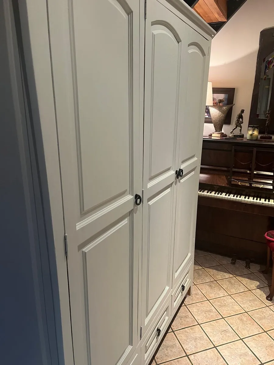 Wardrobe - Image 4