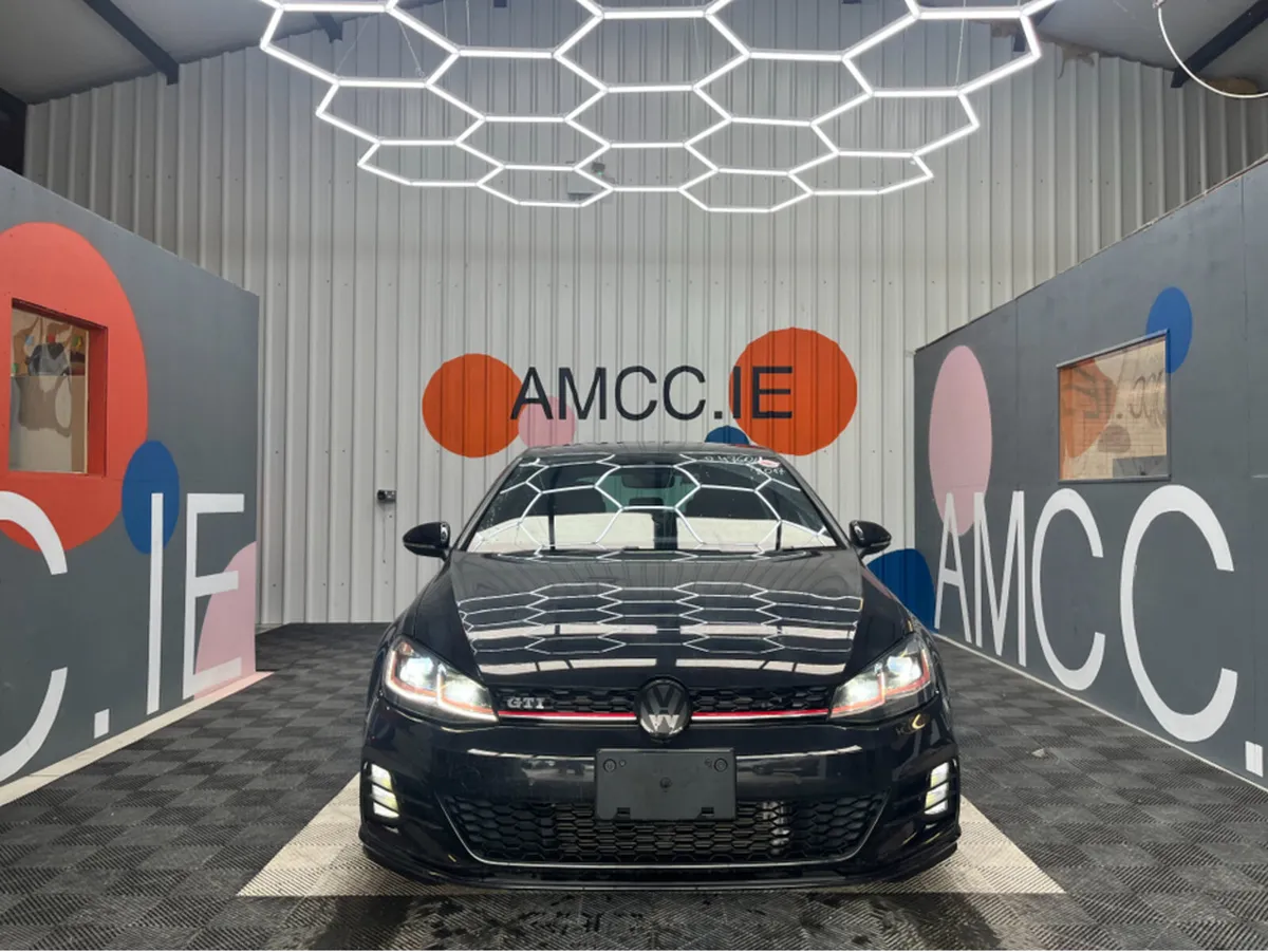 Volkswagen Golf 2.0 GTI / 68k KMs / REVERSE CAMERA - Image 2