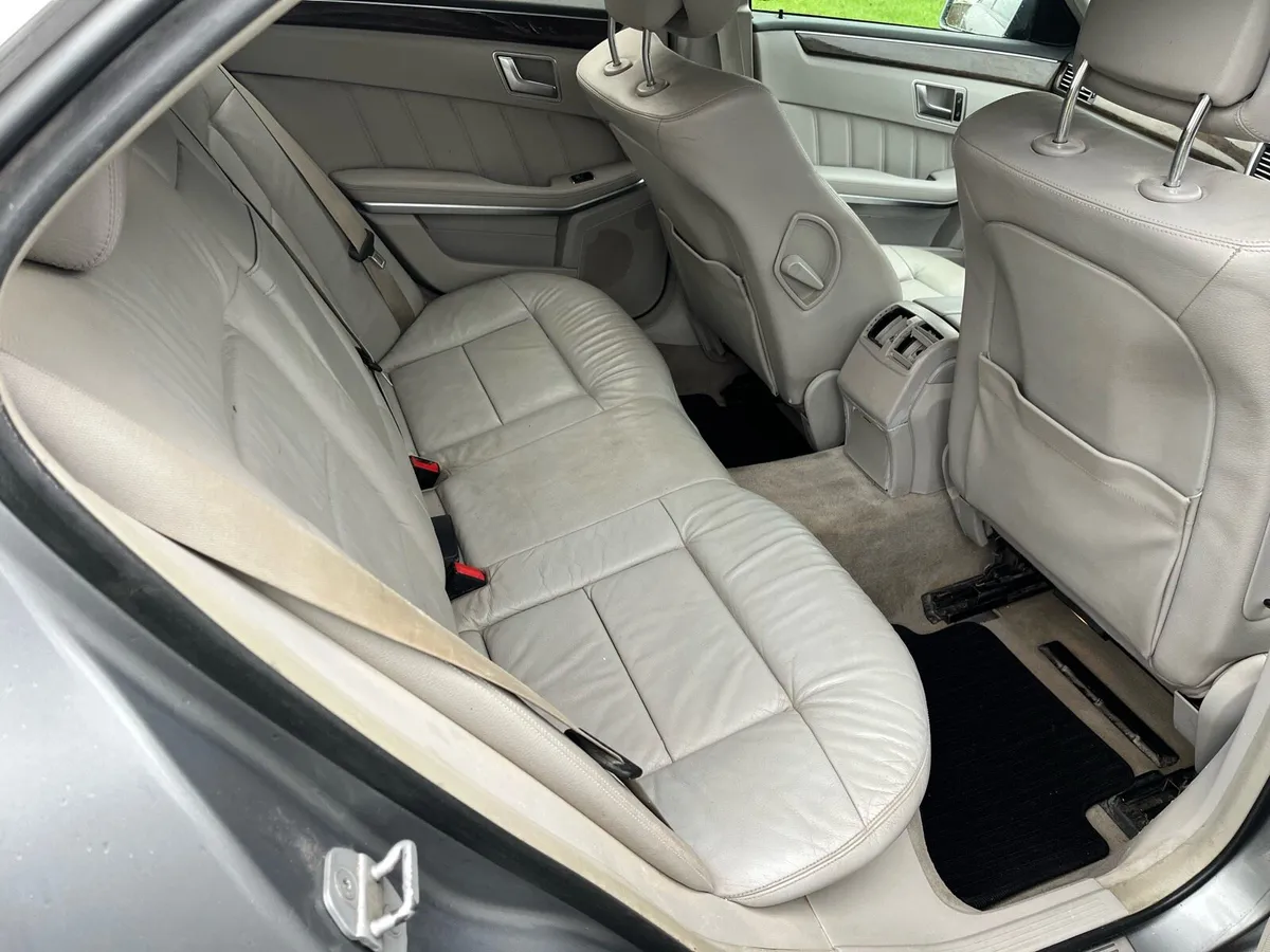 2012 Mercedes E200 CDI - Image 3