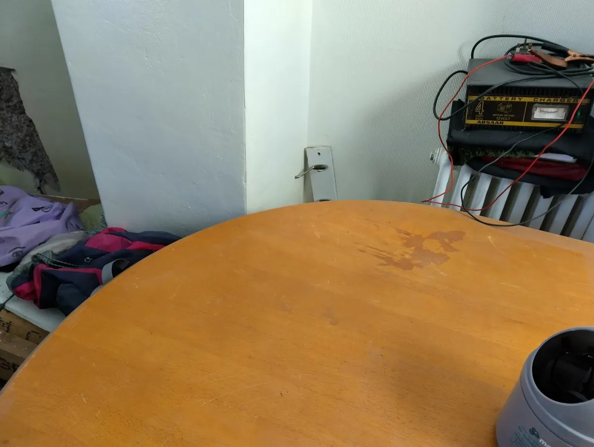 dining table - Image 3