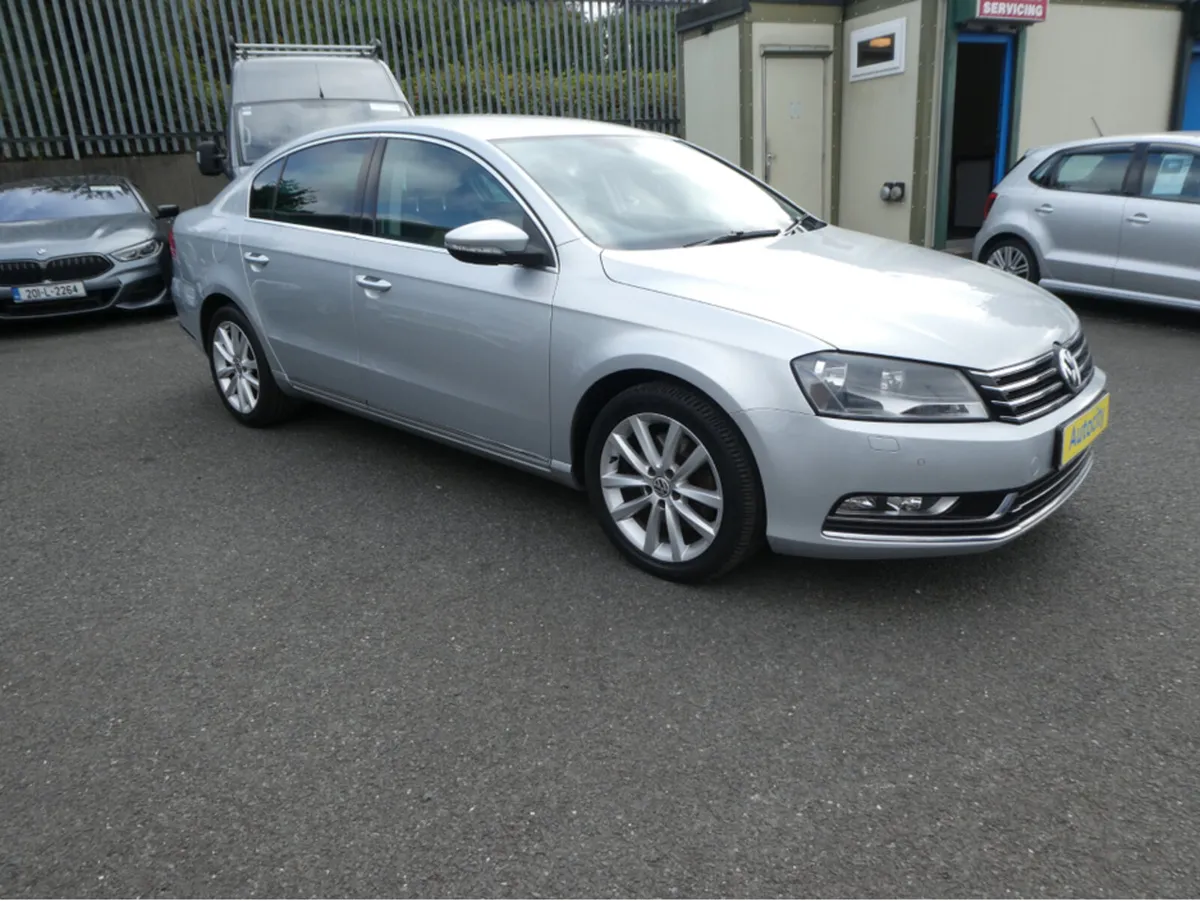 Volkswagen Passat HIGHLINE 1.6 TDI MANUAL 6SPEED F - Image 1