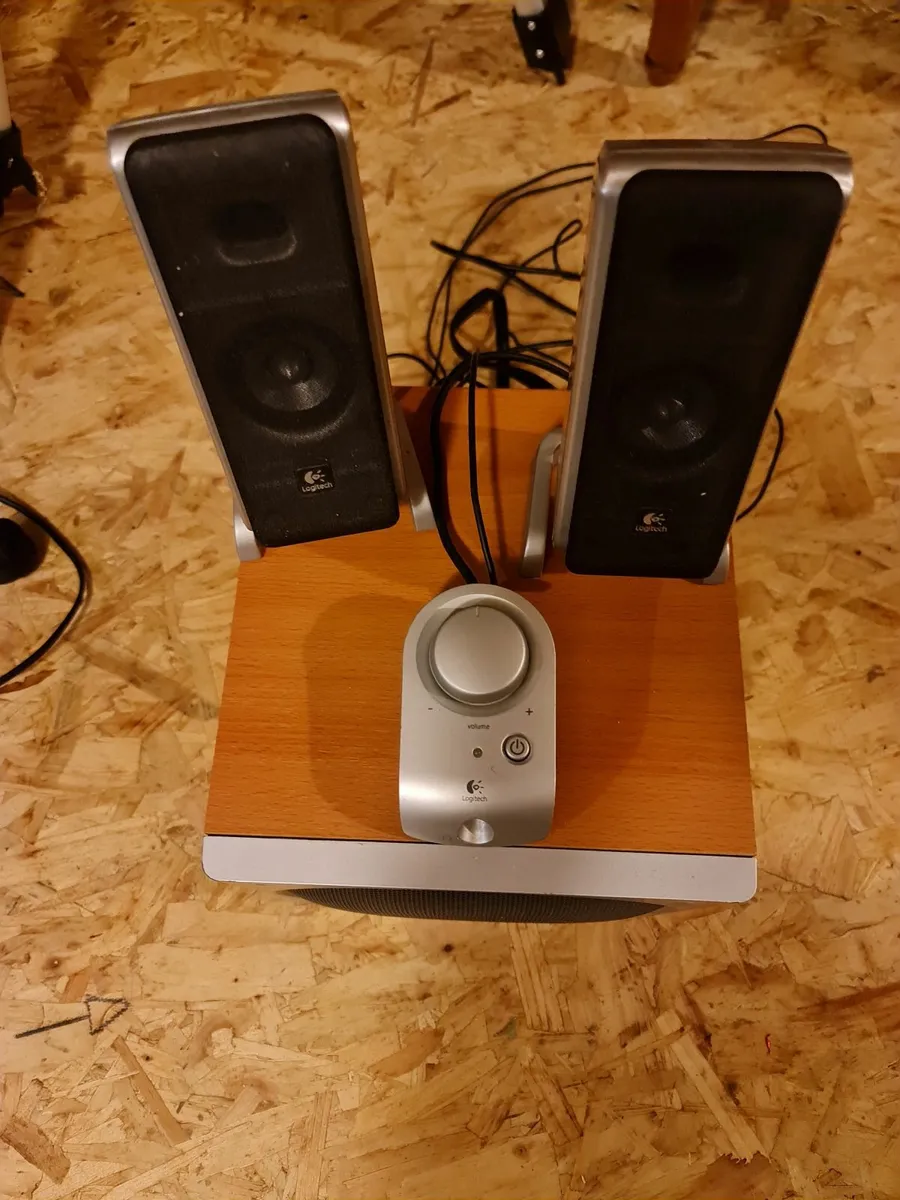 Desktop speakers - Image 1