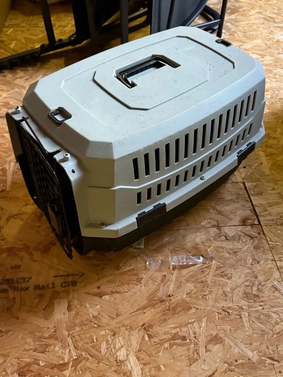Dog travel cage - Image 1