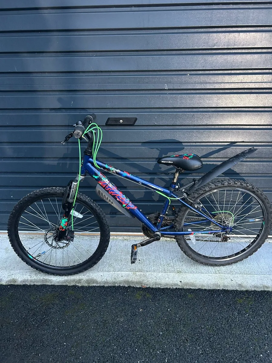 Apollo Mountain Bike with Colorful Design 🚴‍♂️. - Image 1