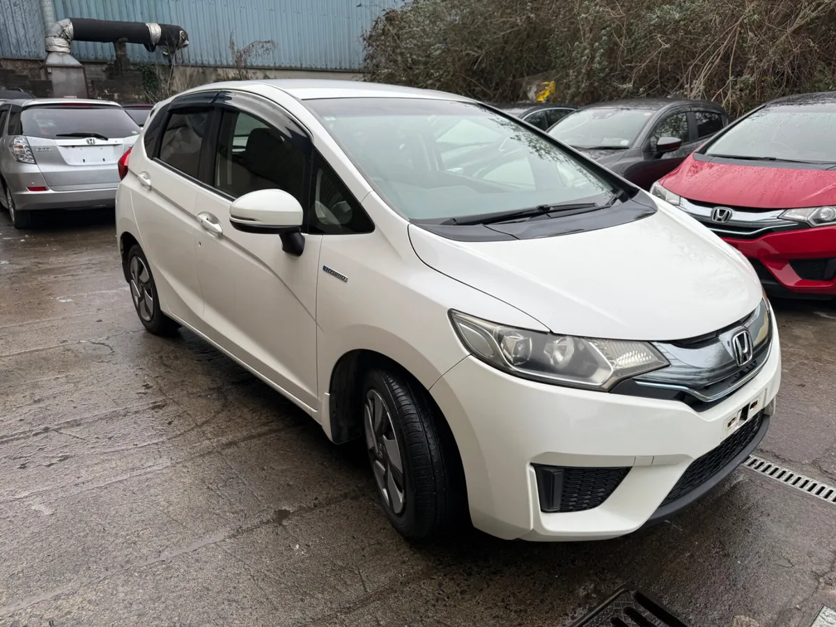 2015 Honda Fit Hybrid Automatic/ leather Spec - Image 3
