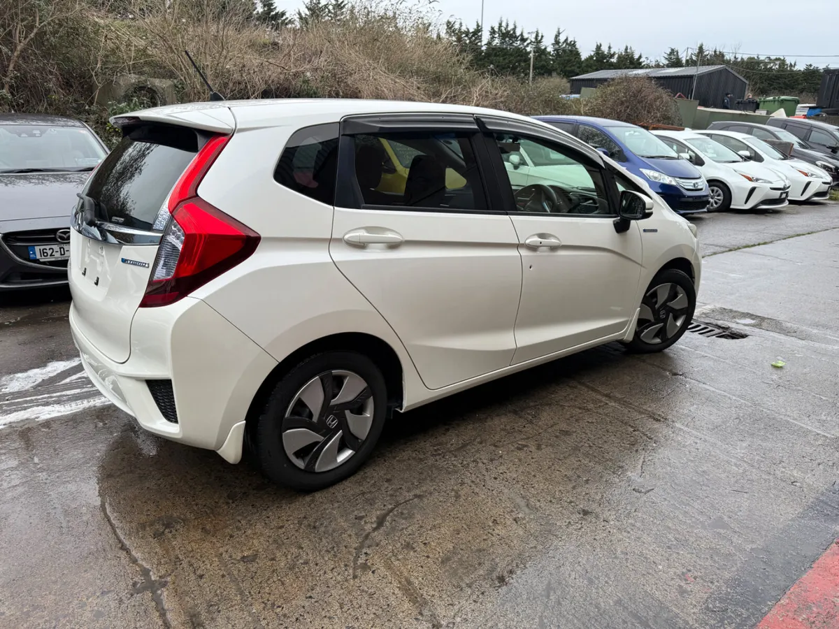 2015 Honda Fit Hybrid Automatic/ leather Spec - Image 4