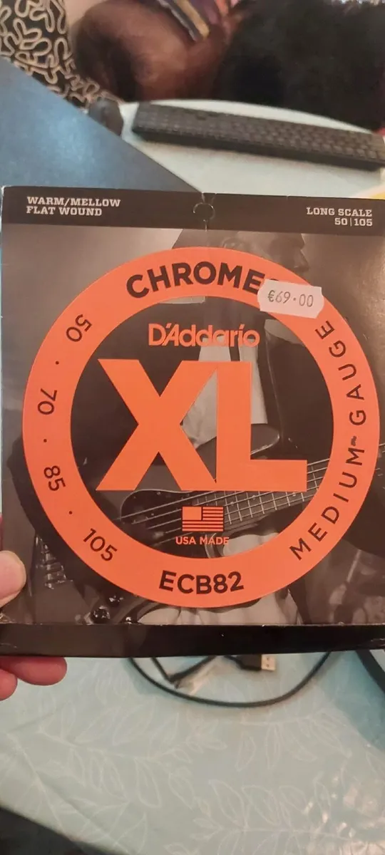 Bass guitar Flatwound strings Long scale Med - Image 1