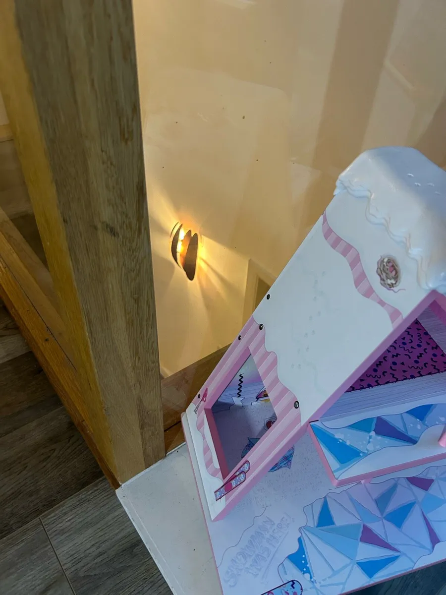 LOL Ski Chalet - Image 2