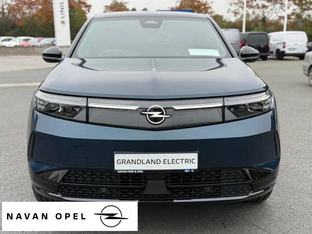 Opel Grandland GS-Line Electric 210Ps 520Km Range - Image 3