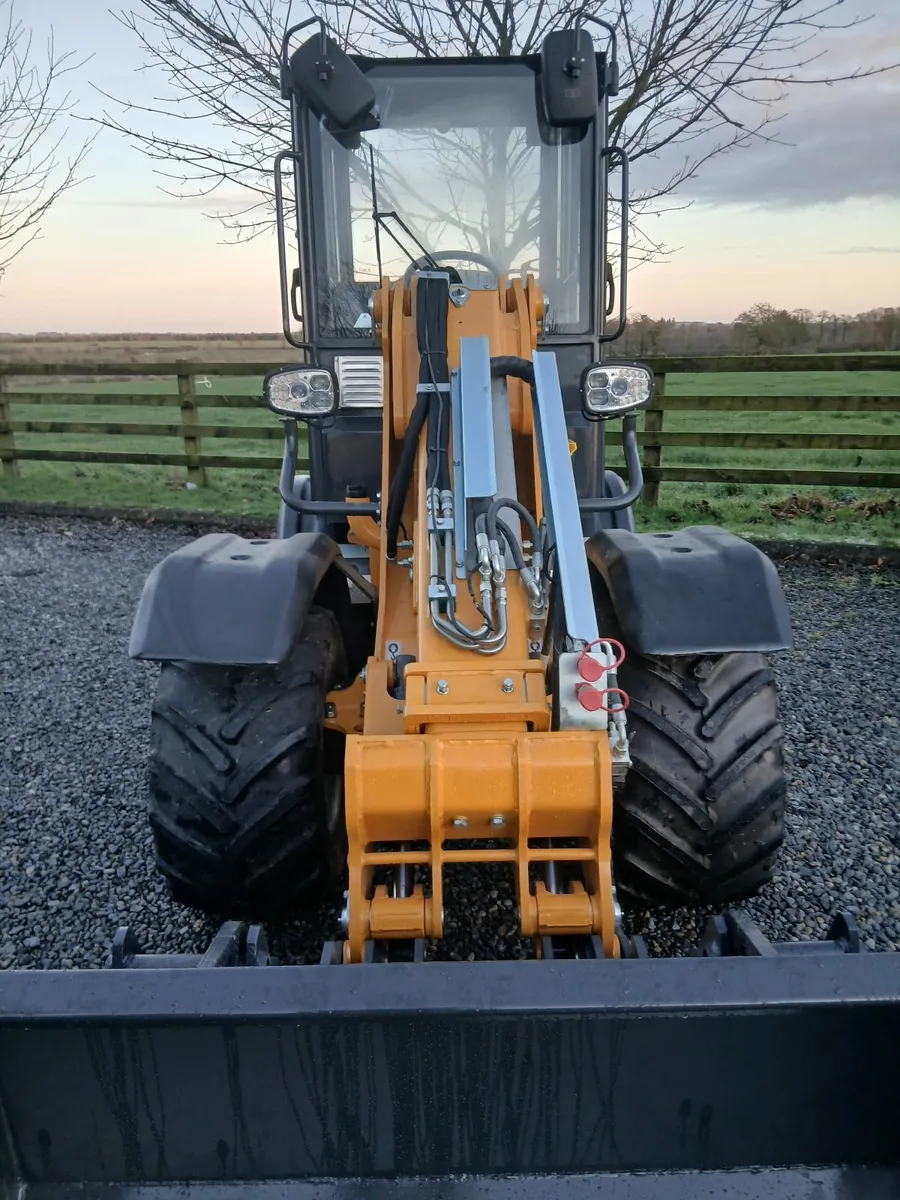 Heracles H280T telescopic loader - Image 1